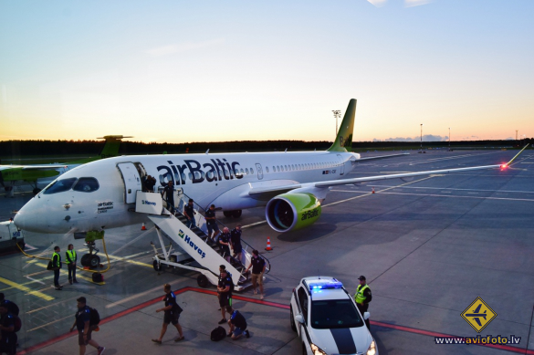 Bombardier CSeries CS300 (BD-500-1A11)